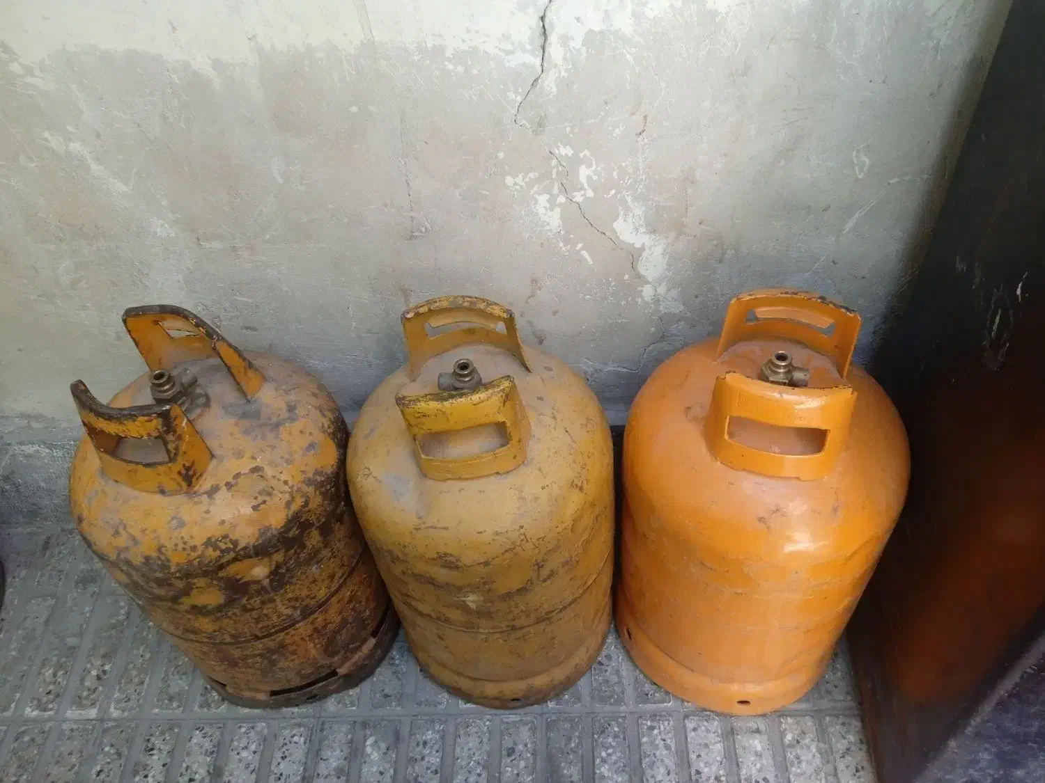 شارژ پیک نیک وکپسول گاز درمحل انجام میشود|اجاق گاز و لوازم برقی پختوپز|اصفهان, باغ دریاچه|دیوار