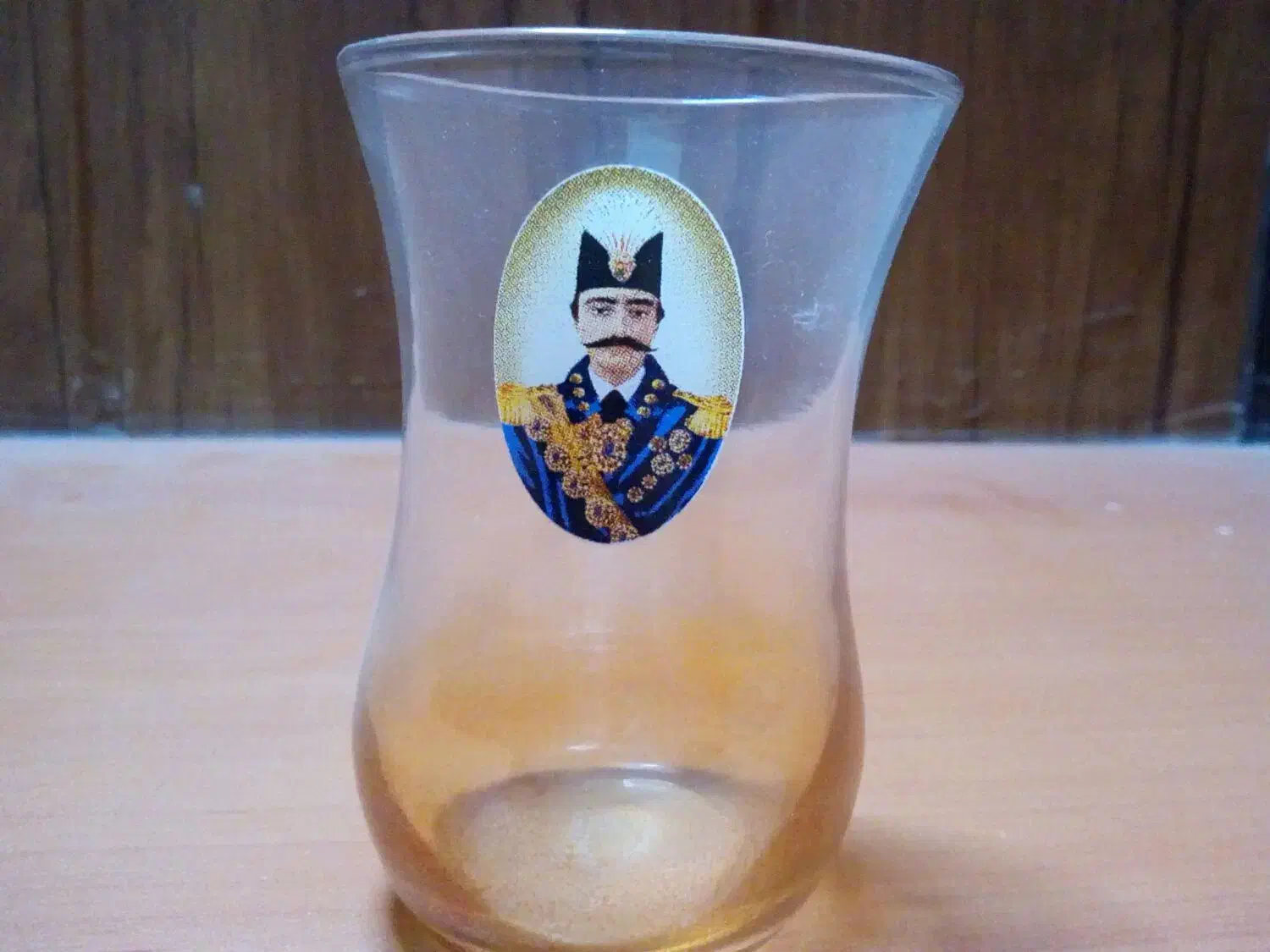 استکان قدیمی ( کلکسیونی ) . ۱۵۰ ساله|کلکسیون اشیاء عتیقه|شاندیز, |دیوار