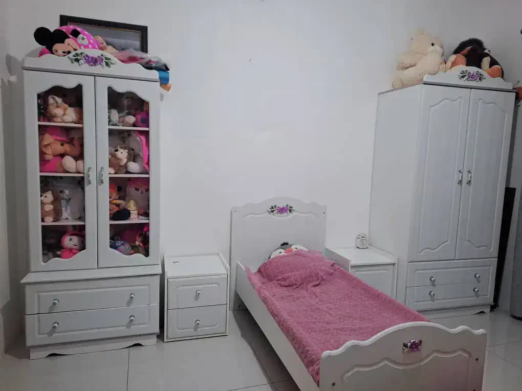 تخت و کمد کودک|اسباب و اثاث بچه|گرگان, |دیوار