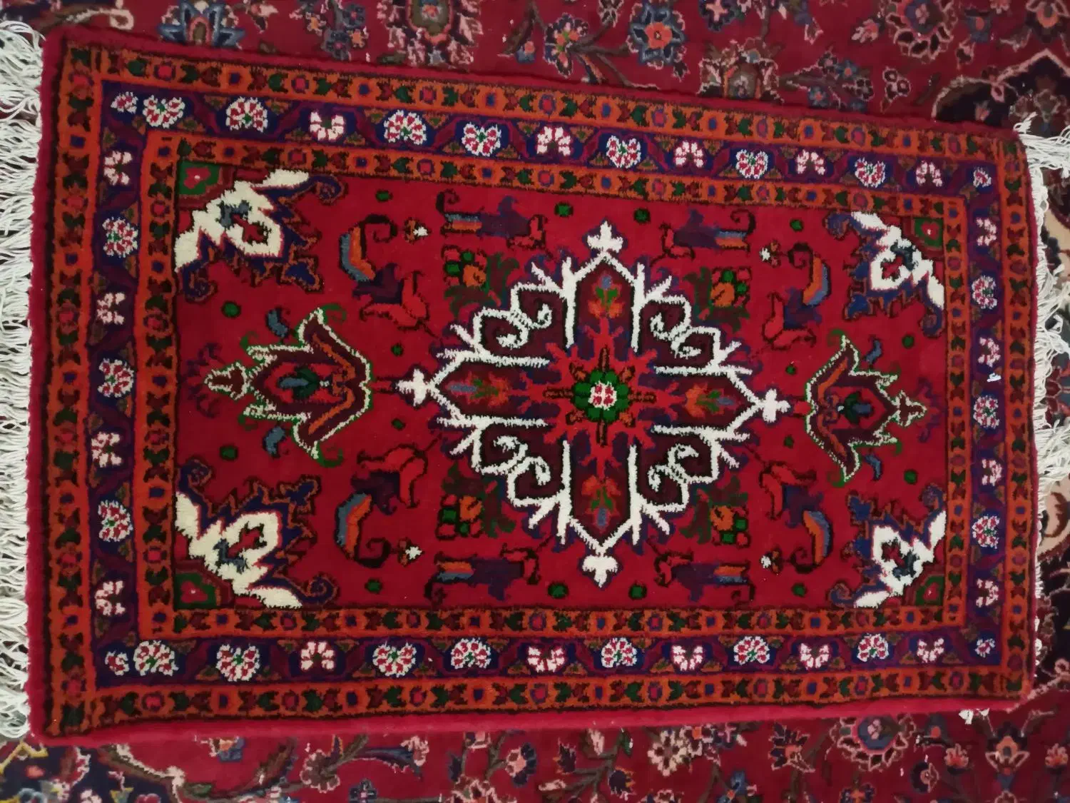 یک فرش دستباف|فرش|بستان آباد, |دیوار