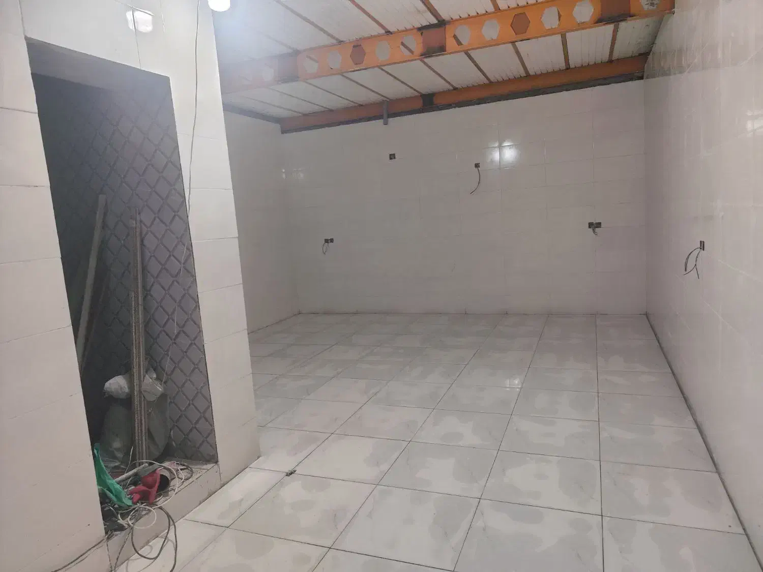 کاشی کاری و سرامیک کاری لکه گیری حمام و دستشویی|خدمات پیشه و مهارت|قشم, |دیوار