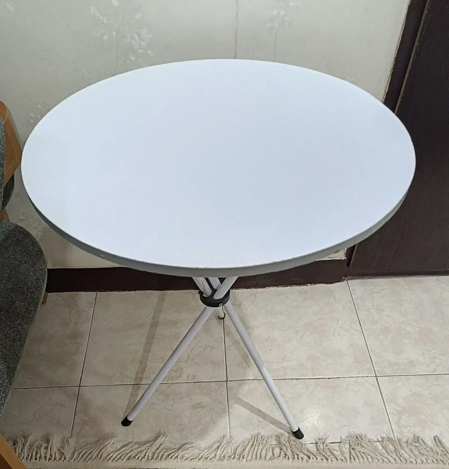 میز خاطره|میز تلفن|اهواز, فرهنگ شهر|دیوار