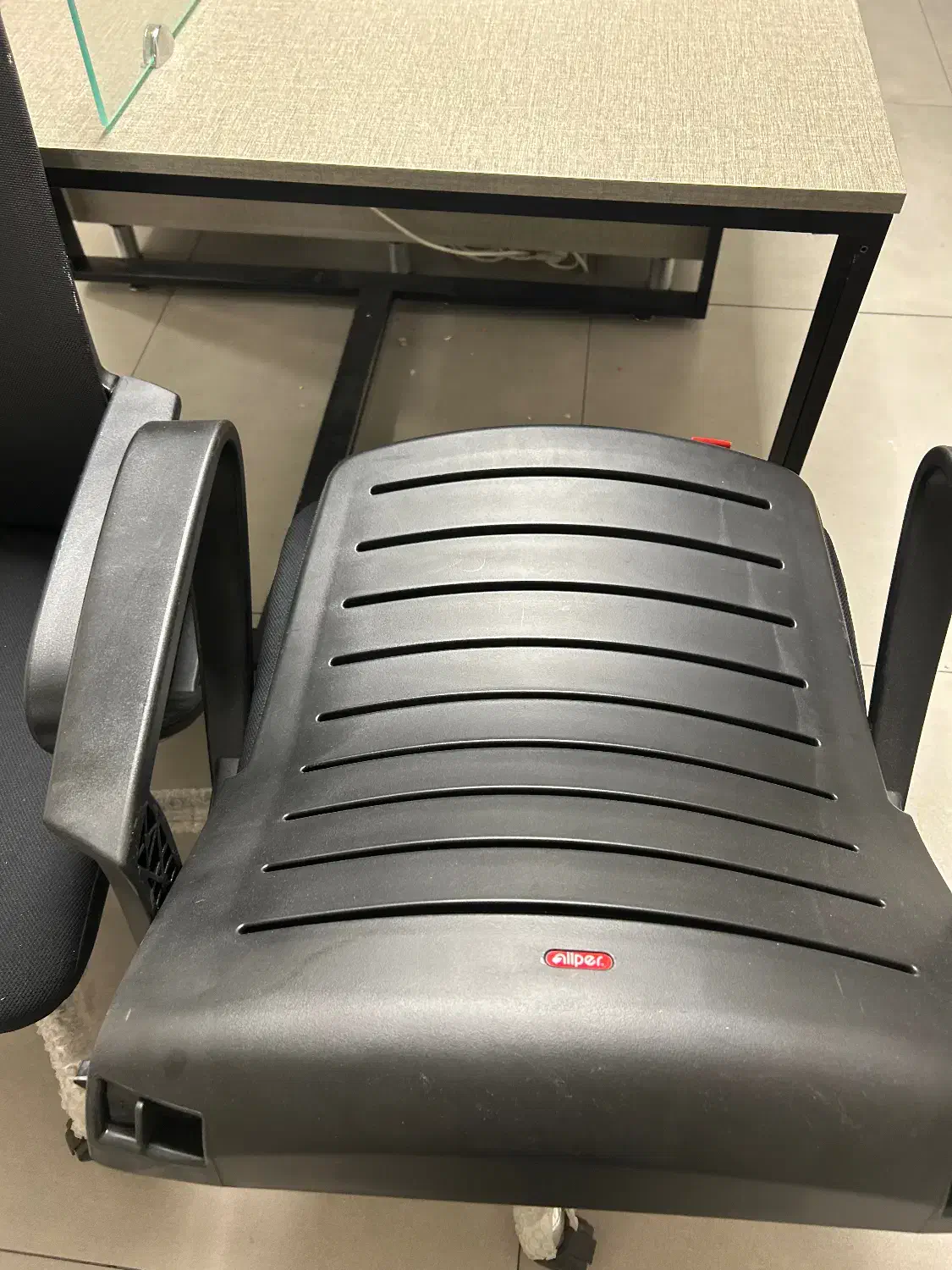 میز کار ۴ نفره مدرن (دارای پارتیشن)+ ۴ صندلی نیلپر|مبلمان اداری|تهران, کرمان|دیوار