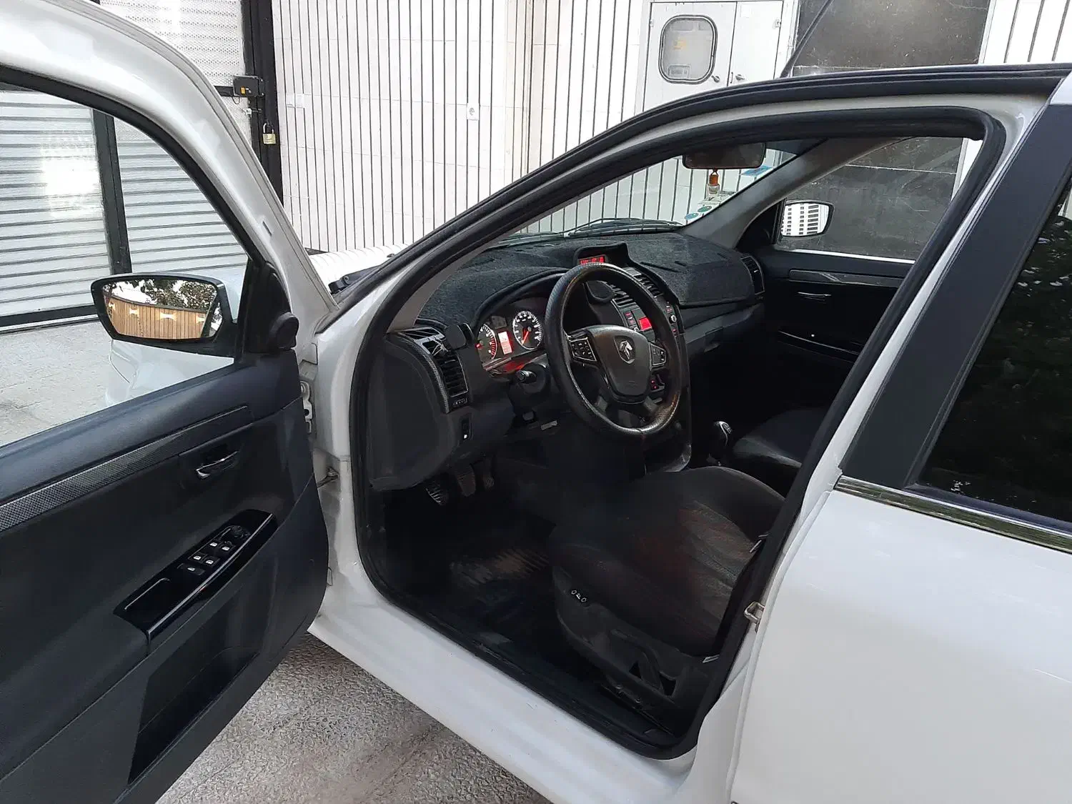 سورن پلاس EF7 سفید مدل ۱۴۰۰، کم کارکرد و تمیز|خودرو سواری و وانت|سامان, |دیوار