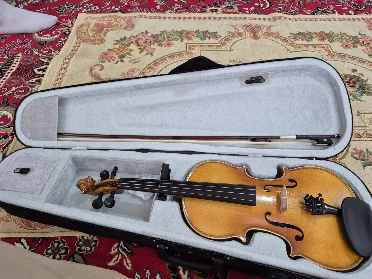 ویولن تی اف ۱۴۲ tf143|ویولن|اصفهان, کوی ولی عصر|دیوار