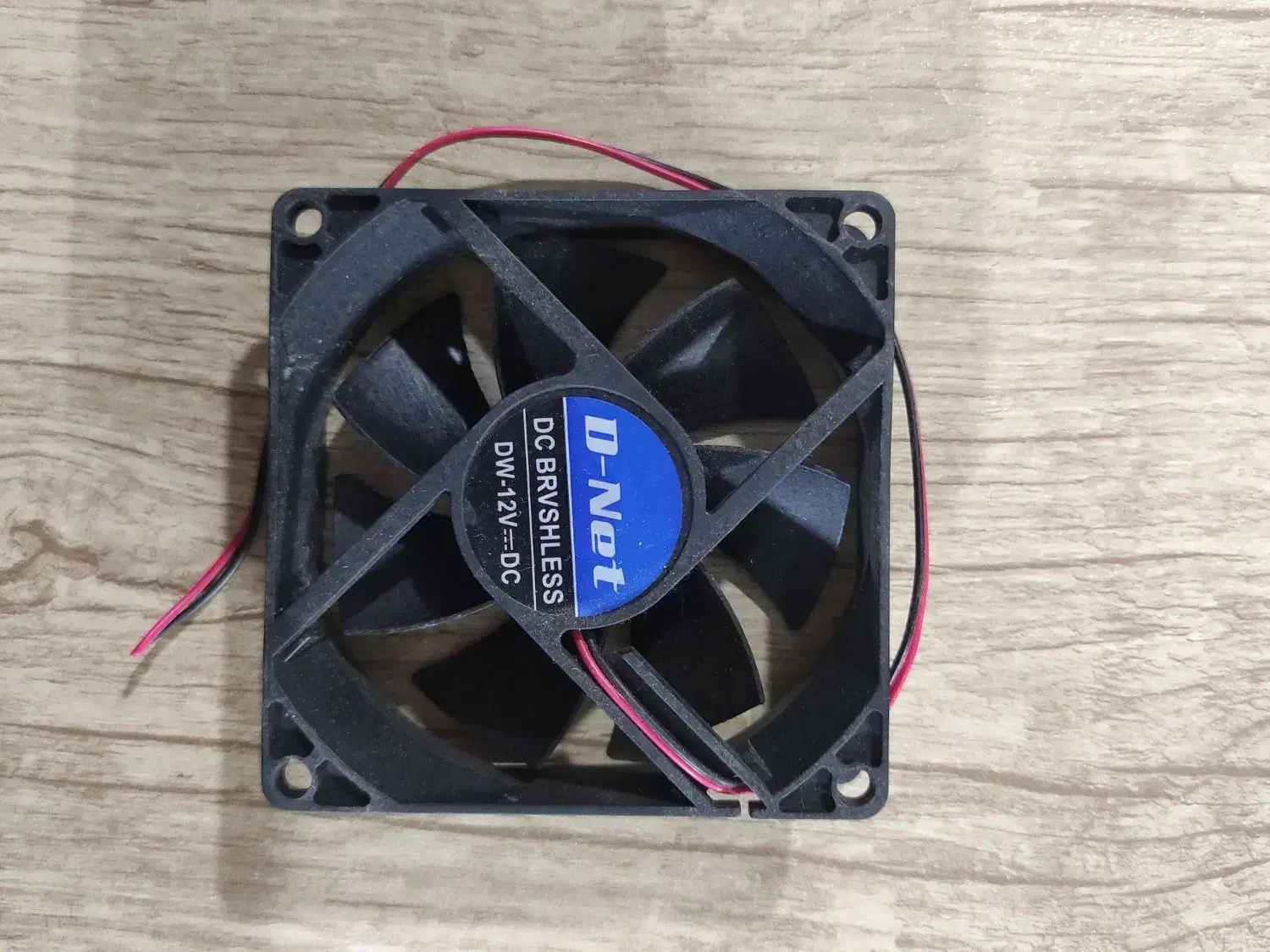 فن 8×8|قطعات و لوازم جانبی رایانه|شیراز, شهرک بهار|دیوار