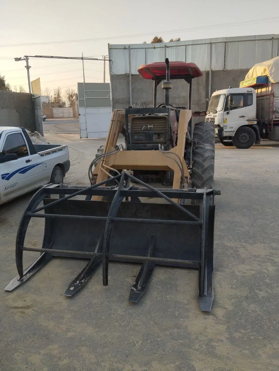 راننده تراکتور|استخدام حمل و نقل|خمینی‌شهر, |دیوار