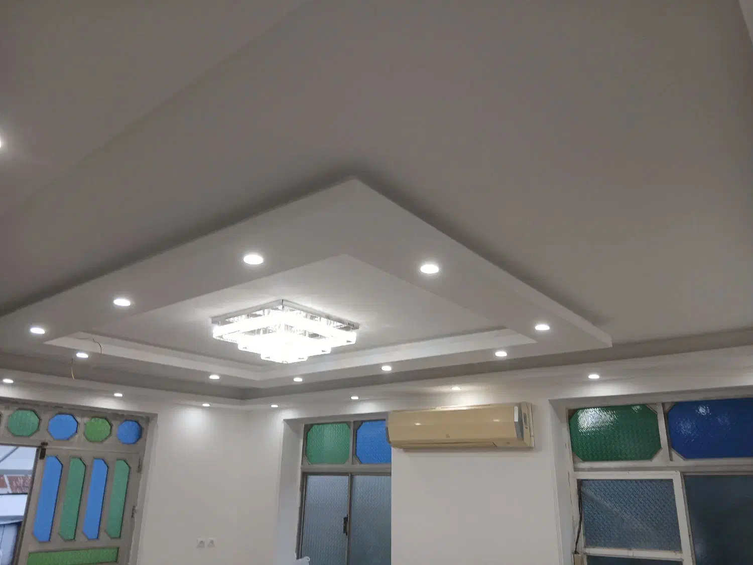 نقاشی ساختمان وکناف وغیره با قیمت مناسب|خدمات پیشه و مهارت|رشت, لاکان شهر|دیوار