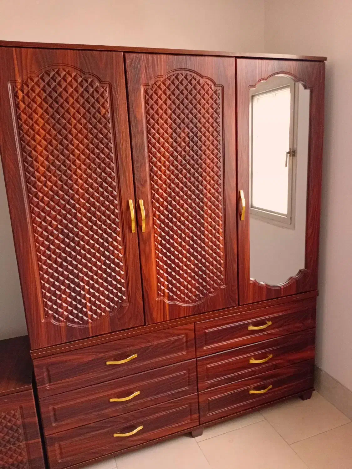 کمد چوبی نو|جاکفشی، کمد، دراور|کاشان, امیرکبیر|دیوار