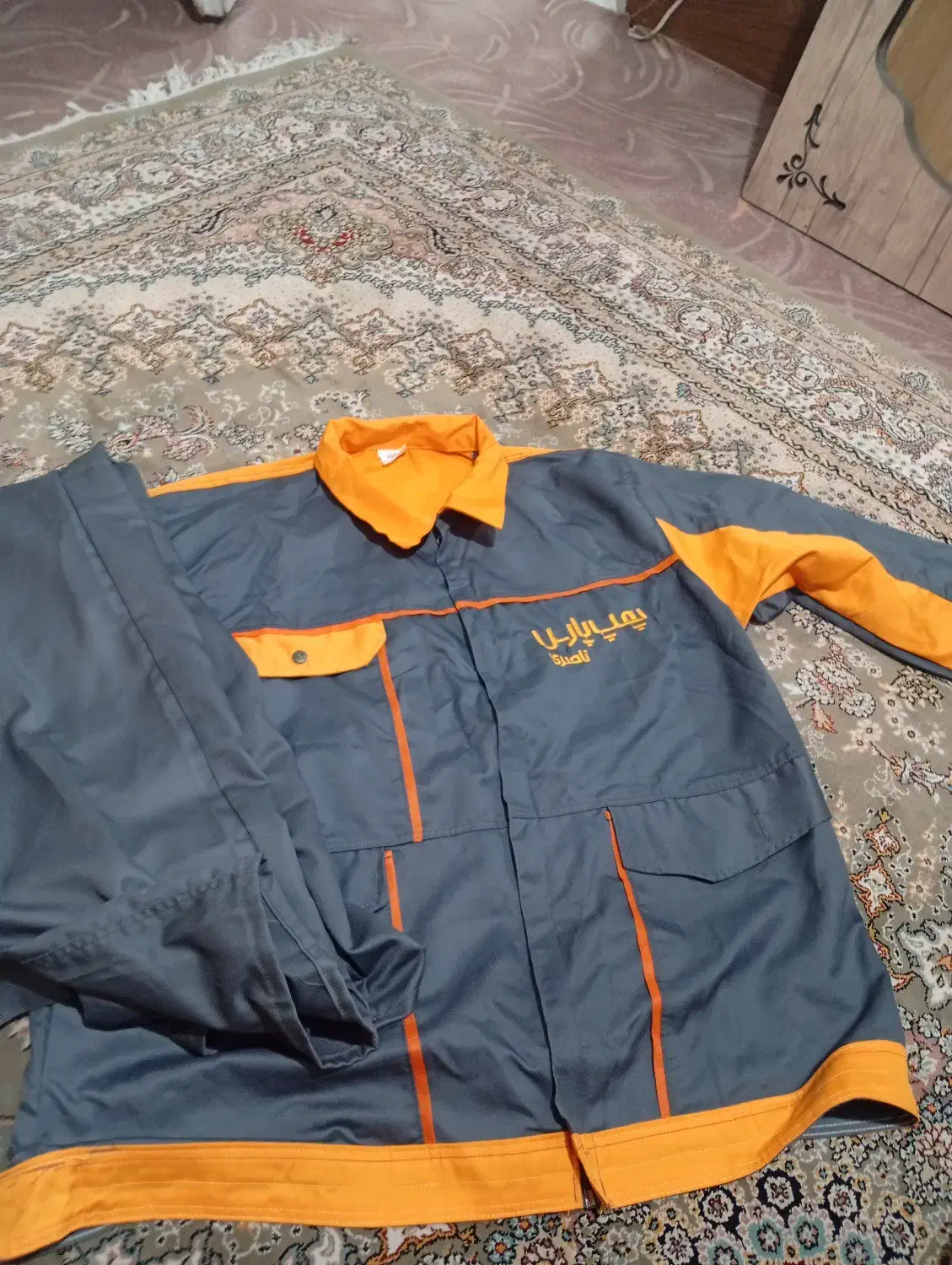 تعدادی لباس کار حراج|حراج|قم, علی آباد سعدگان|دیوار