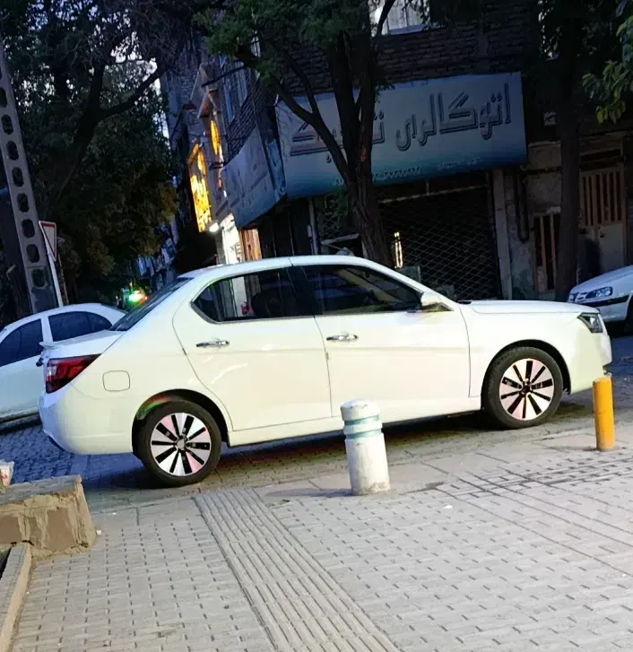 دنا پلاس تیپ 2 کم کار در حد صفر|خودرو سواری و وانت|مشهد, ادیب نیشابوری (شهرک غرب)|دیوار