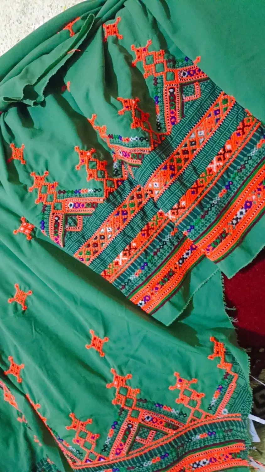 لباس موسوم دوچگر|لباس|نیک شهر, |دیوار