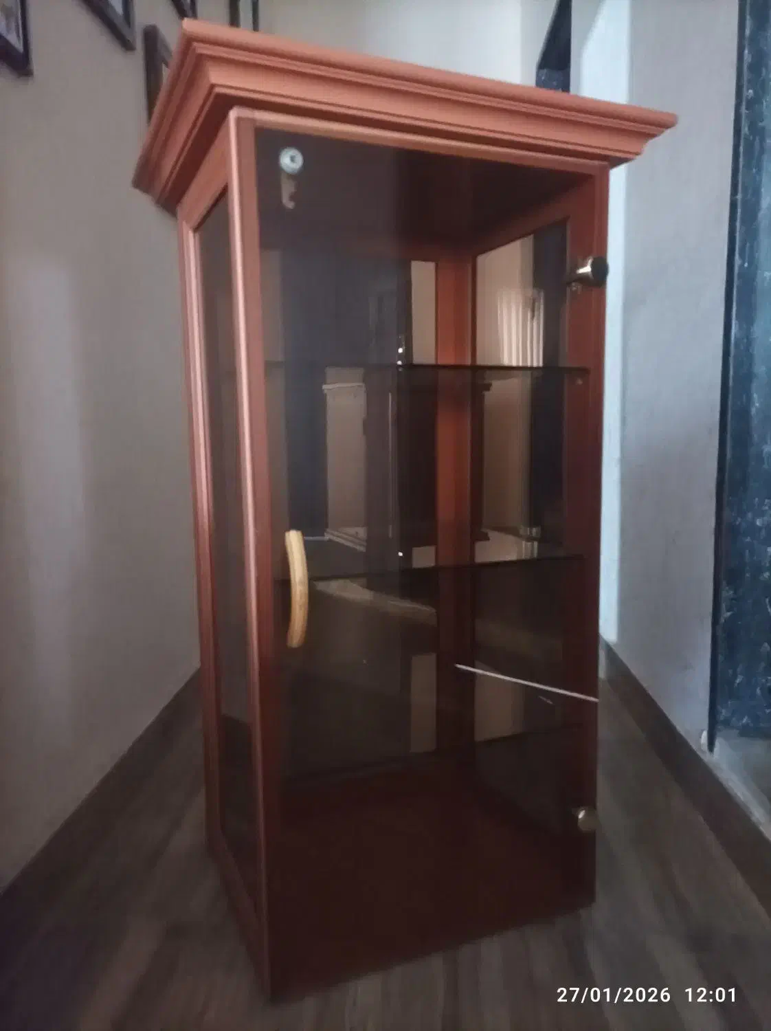 ویترین برای ارایشگاه|بوفه، ویترین، کنسول|بندر انزلی, معلم|دیوار