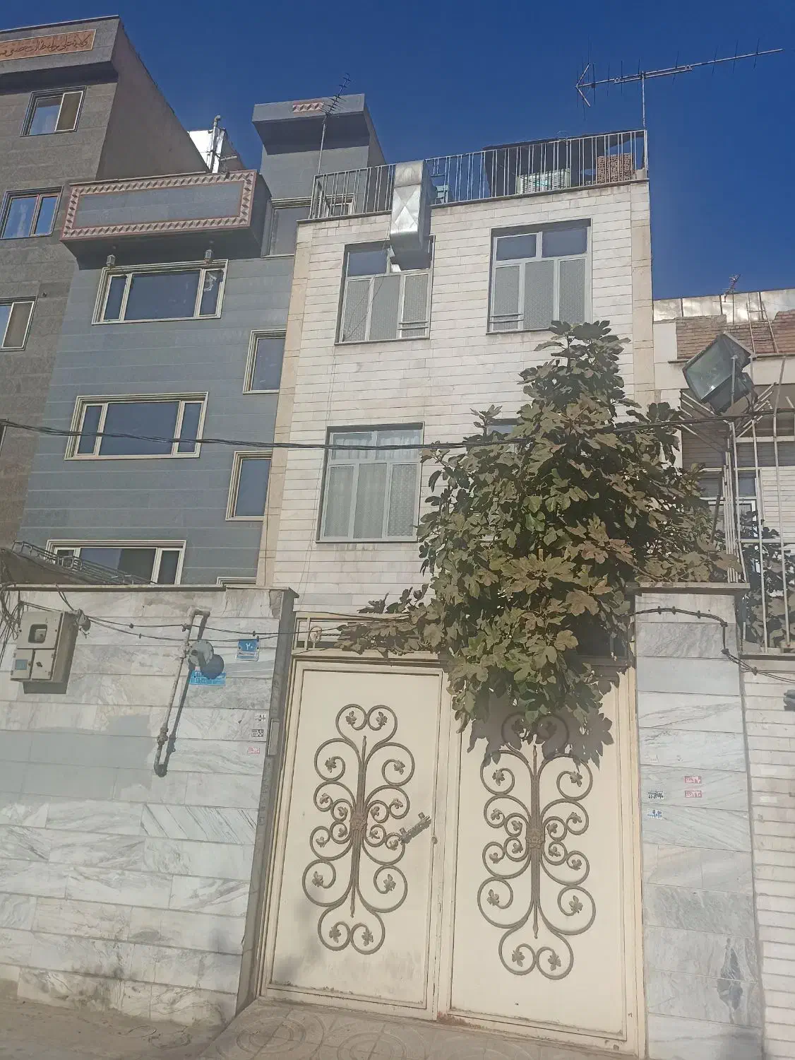 آپارتمان ۶۰مترنورگیرعالی بهترین محل نازی آباد