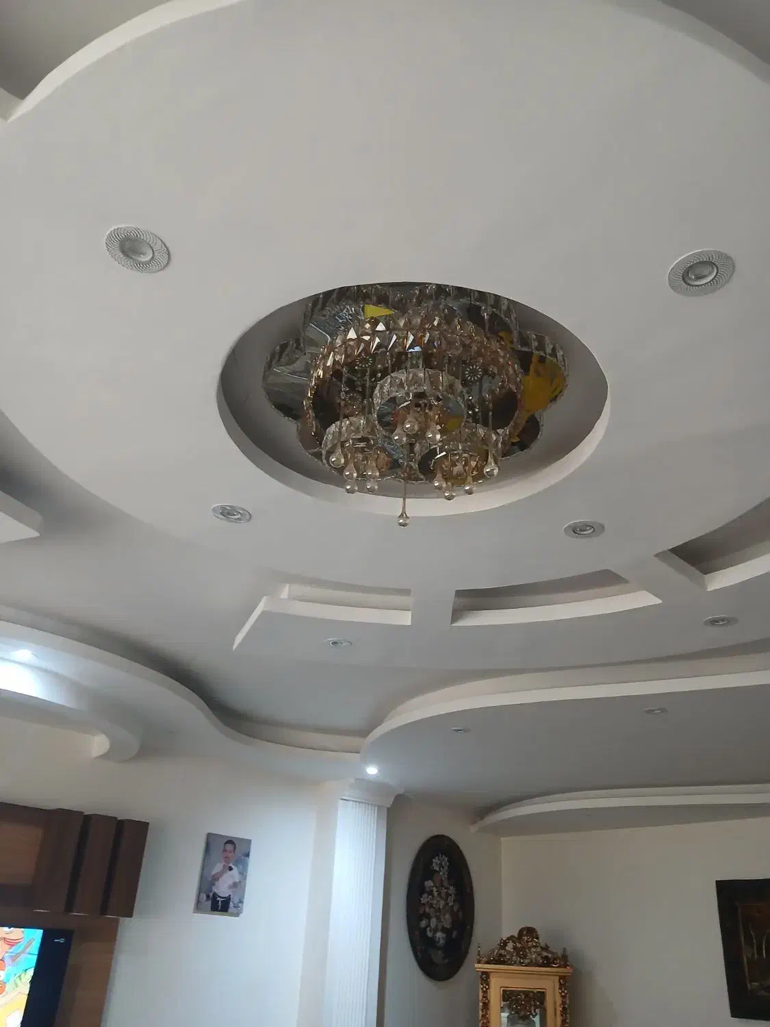 لوستر|لوستر و چراغ آویز|بندر انزلی, آخرخط|دیوار