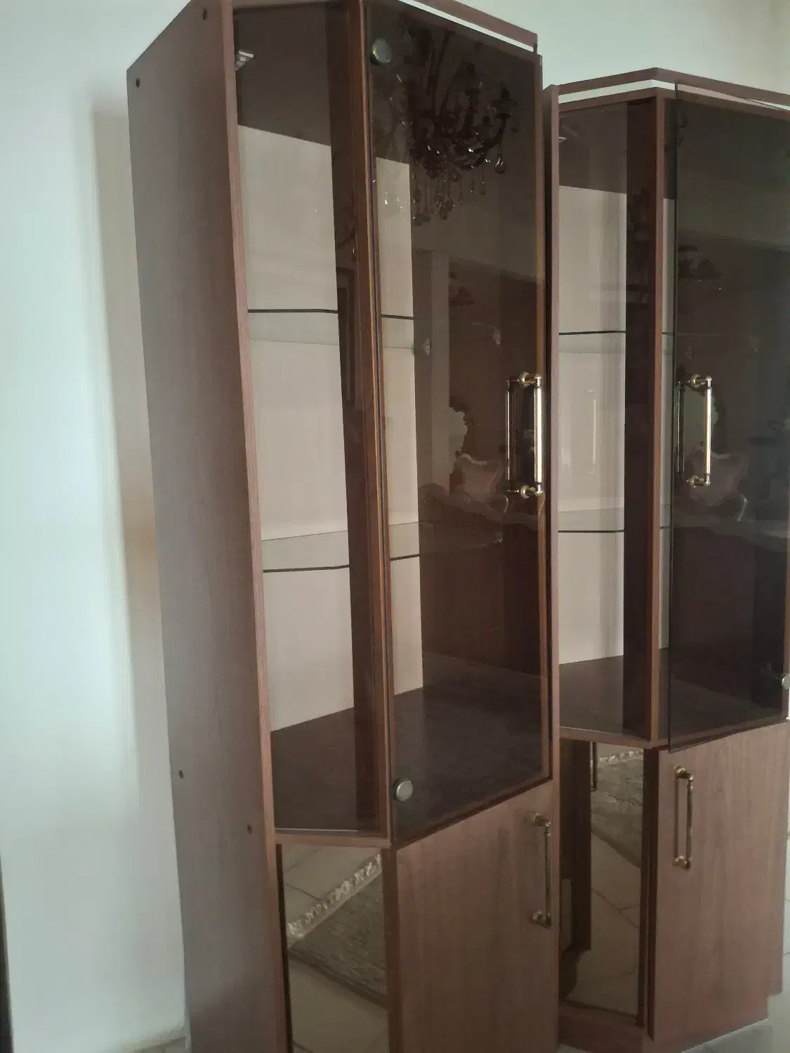 ویترین تمیز،قیمت ۴تومن|بوفه، ویترین، کنسول|آستارا, |دیوار