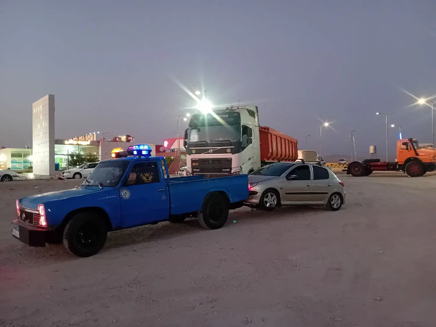 امداد خودرو شبانه روزی یدک کش تعمیر در محل|خدمات حمل و نقل|دامغان, |دیوار