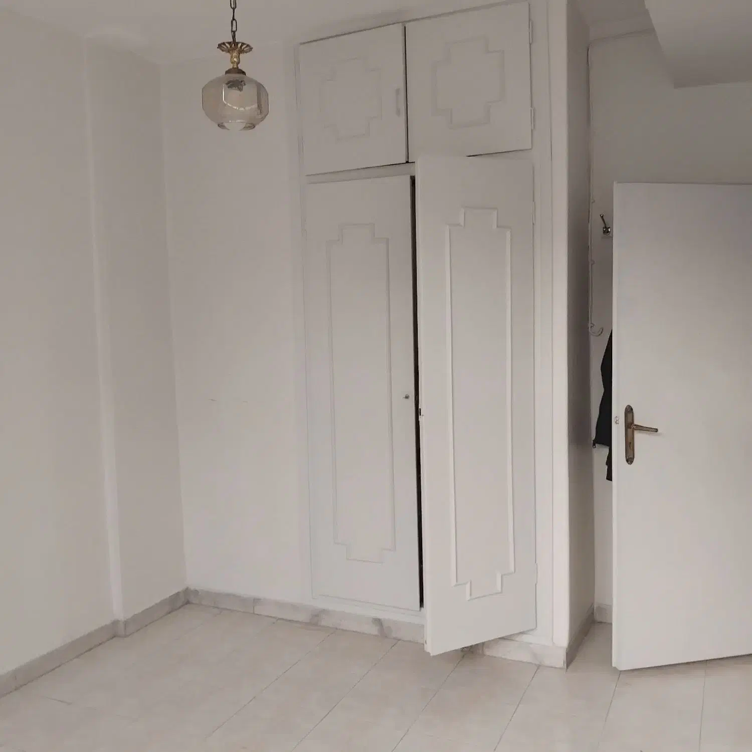 واحد ۸۵ متر دو خوابه چهارراه ولیعصر بزرگمهر