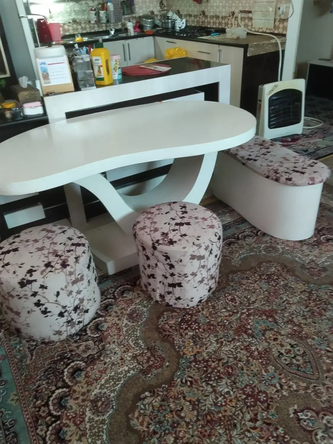 میز غذا خوری|میز و صندلی غذاخوری|شاهین‌شهر, شهرک گلدیس|دیوار