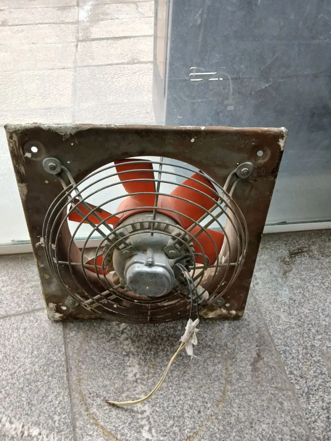 هواکش صنعتی ۴۰در۴۰سالم|پنکه و تصفیه‌کنندهٔ هوا|بومهن, |دیوار