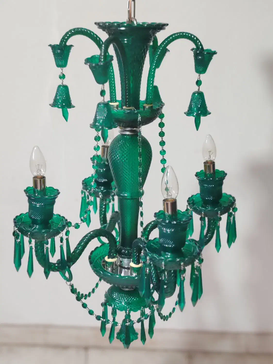 لوستر چهار شاخه زمردی با رنگ کوره‌ای باکارات|لوستر و چراغ آویز|تهران, بهارستان|دیوار