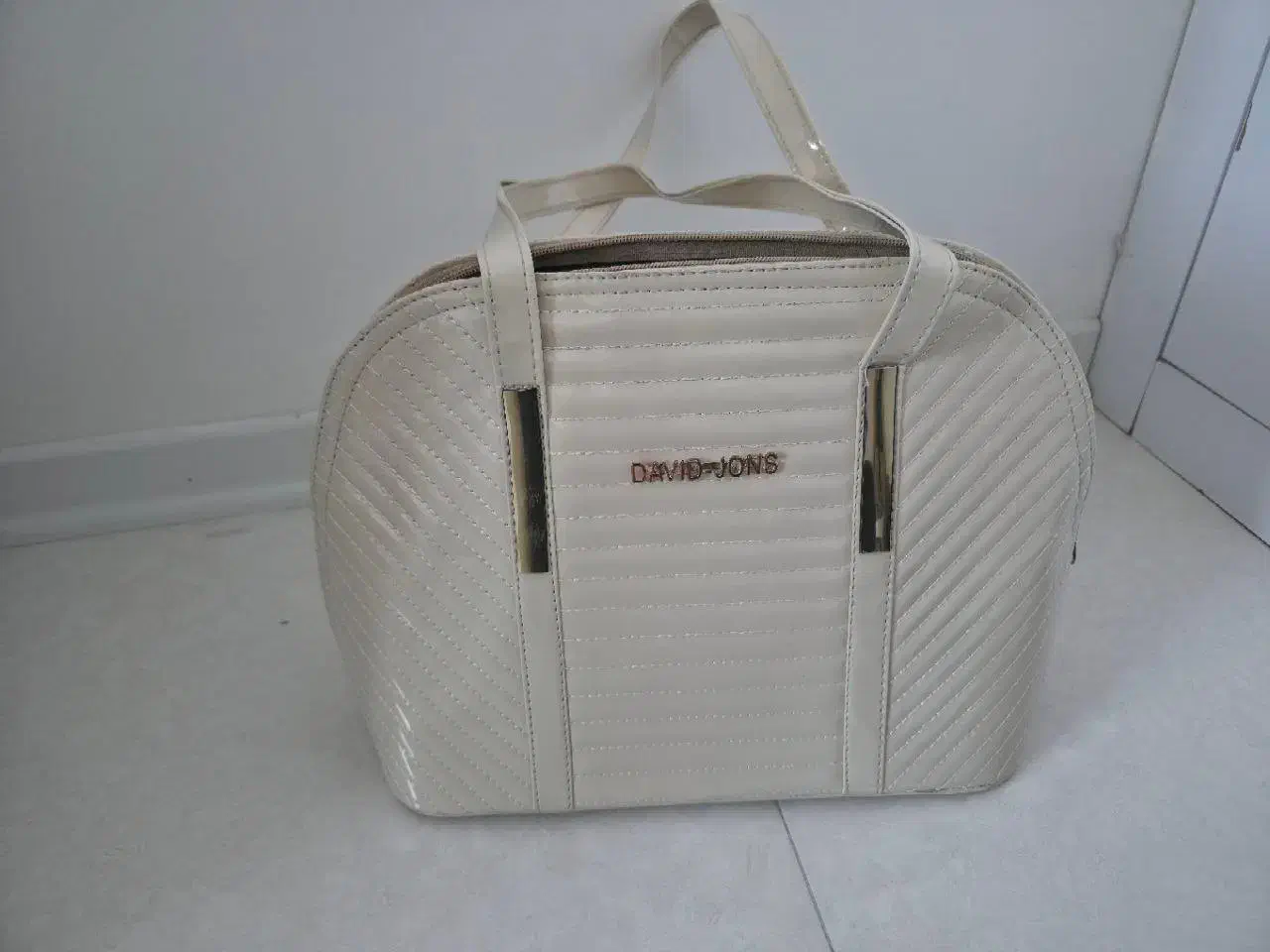 کیف بزرگ شیری|کیف، کفش، کمربند|مشهد, آبادگران|دیوار