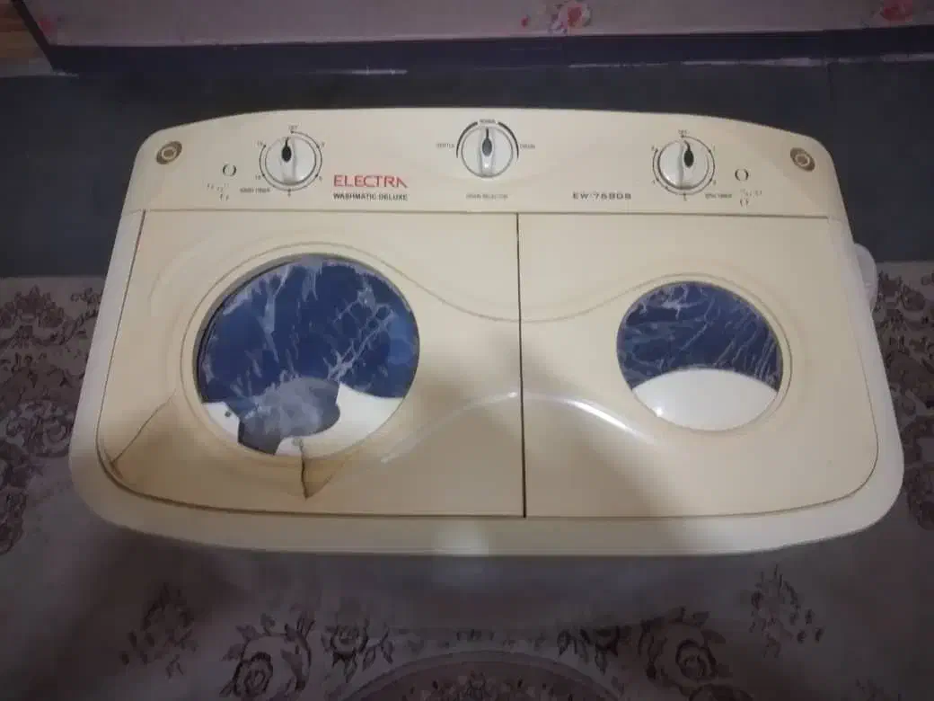 ماشین لباس شویی سالم سالم|ماشین لباسشویی و خشک‌کن لباس|شاهین‌شهر, عطار|دیوار