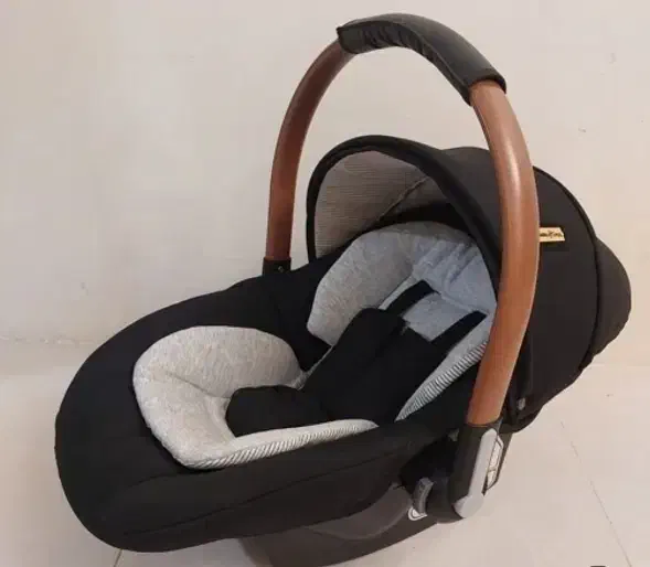 کریر چیکو|کالسکه و لوازم جانبی|کرج, حصارک بالا|دیوار