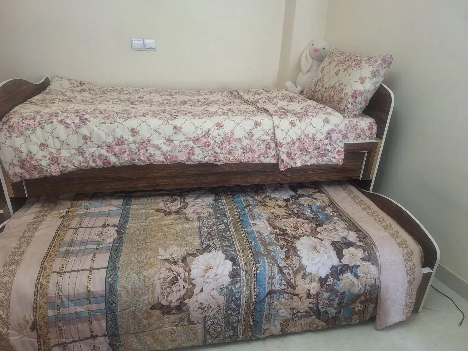 تخت دو طبقه کشویی|تخت و سرویس خواب|همدان, |دیوار