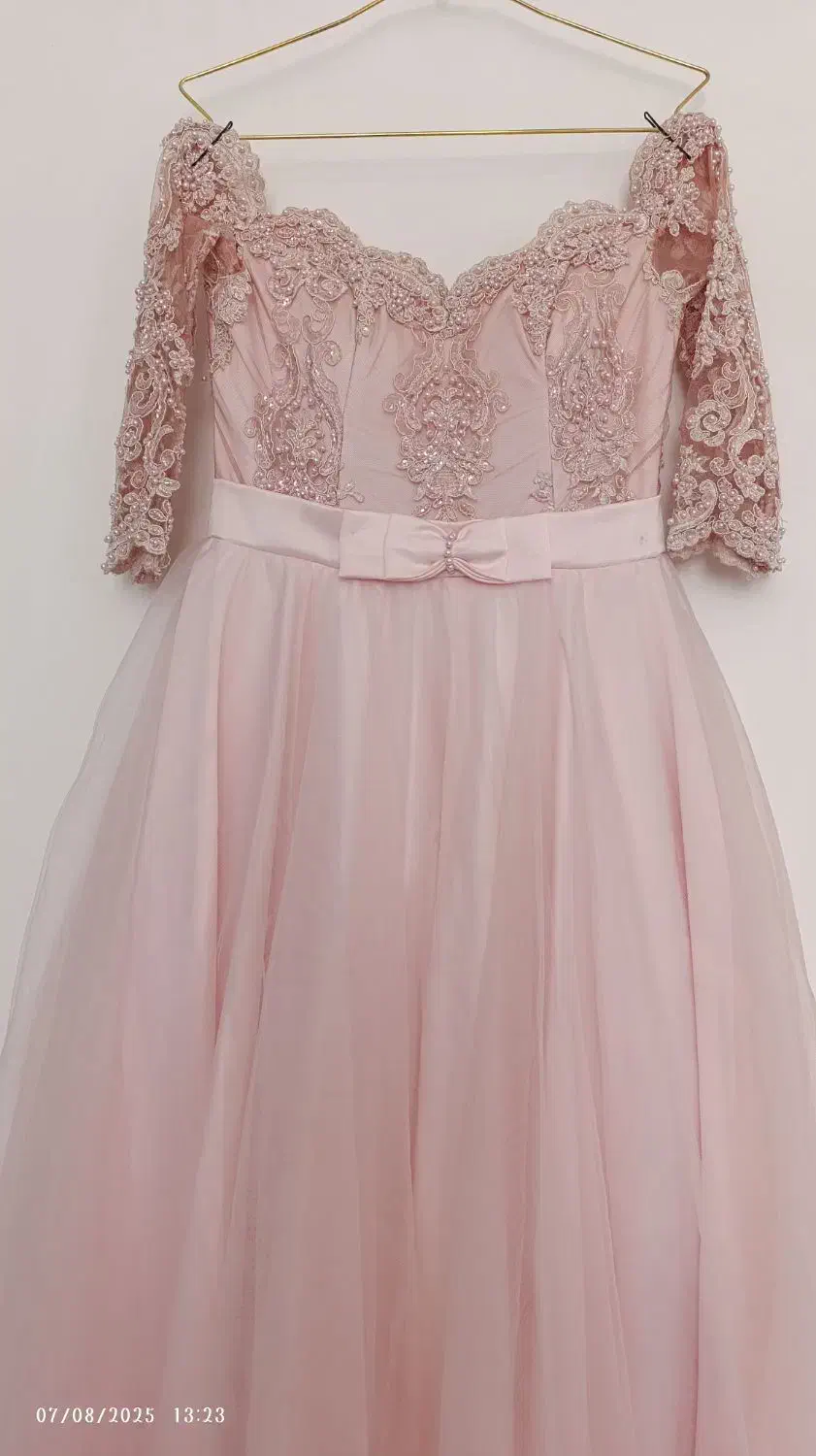 لباس نامزدی نو نو|لباس|قائن, |دیوار