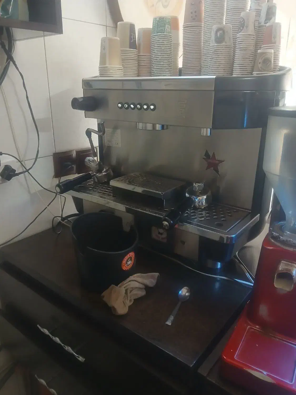 وسایل کافه|کافی‌شاپ و رستوران|شیراز, قلعه شاهزاده بیگم|دیوار