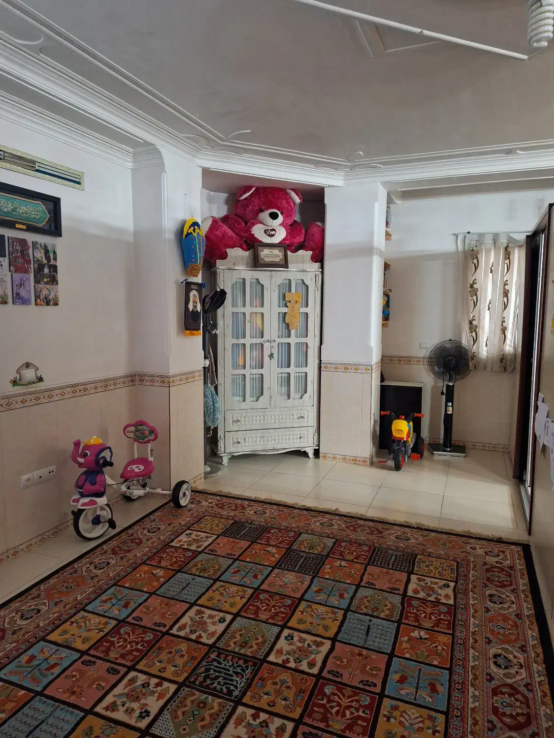 تخت و کمد|تخت و صندلی بچه|نسیمشهر, |دیوار