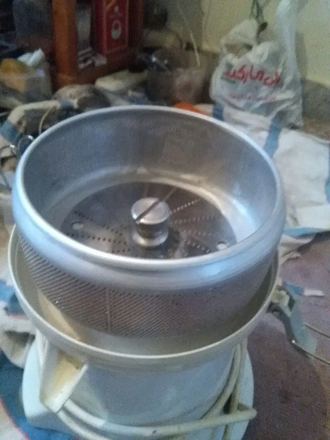 آب میوه گیر|آبمیوهگیر و آبمرکباتگیر|شیراز, لاله|دیوار