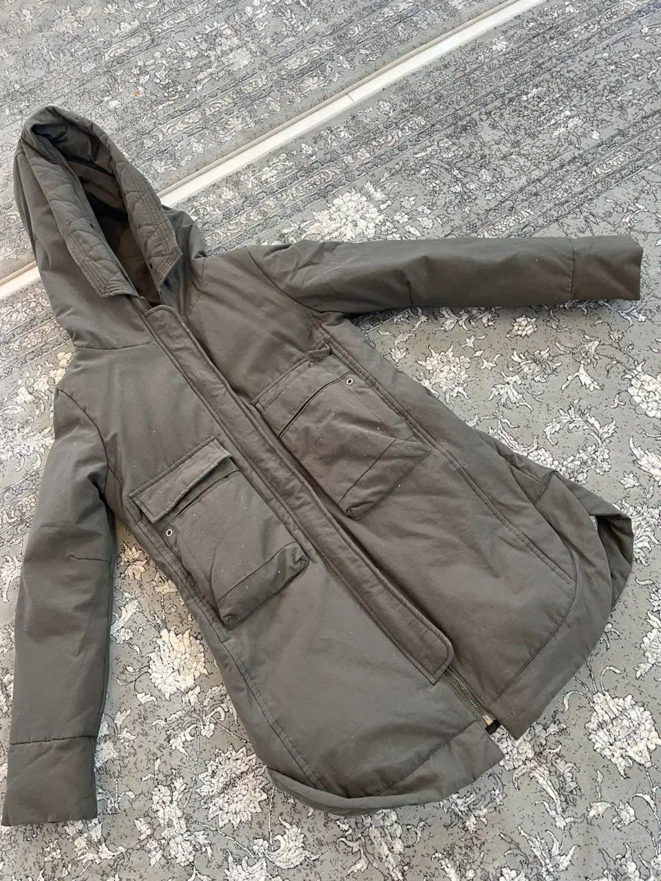 کاپشن|لباس|بروجرد, |دیوار