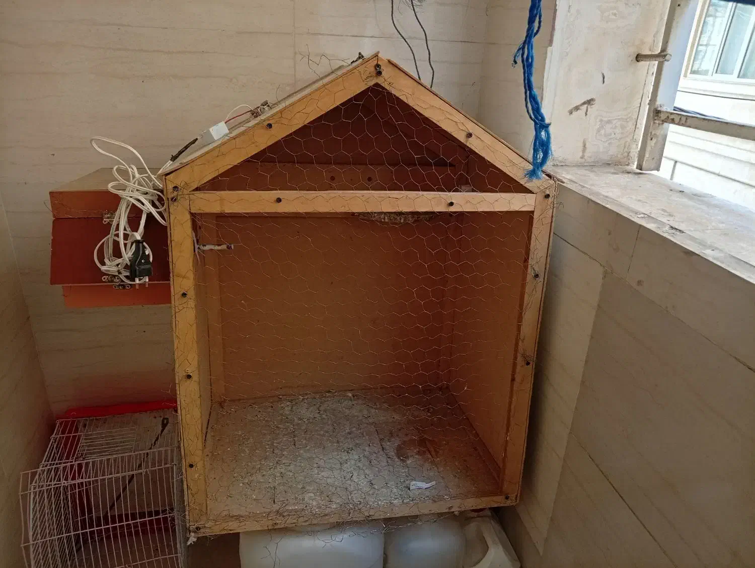 قفس چوبی|لوازم جانبی حیوانات|مشکیندشت, |دیوار