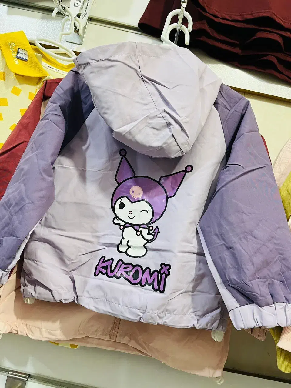 بارونی کرومی|کفش و لباس بچه|ریگ, |دیوار