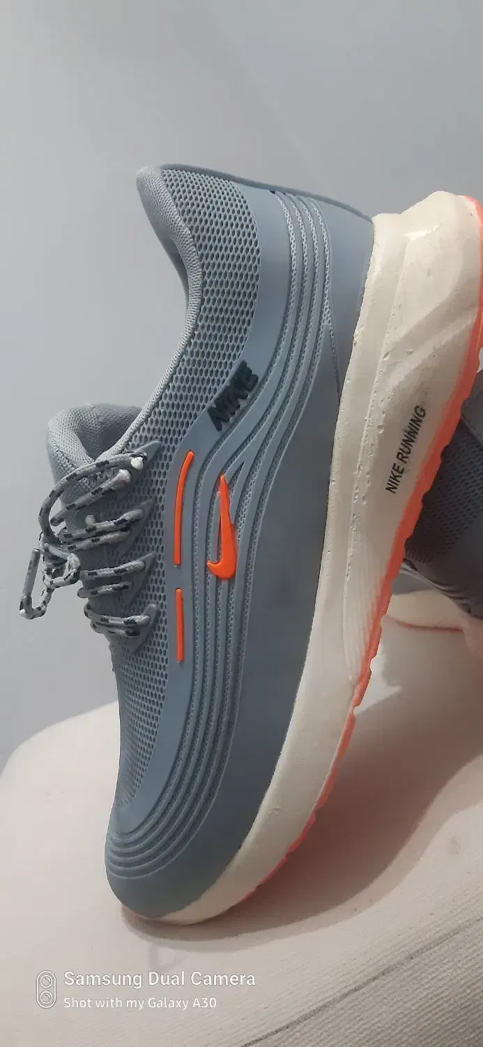 کفش نایک ۴۴|کیف، کفش، کمربند|صدرا-فارس, فاز ۱|دیوار