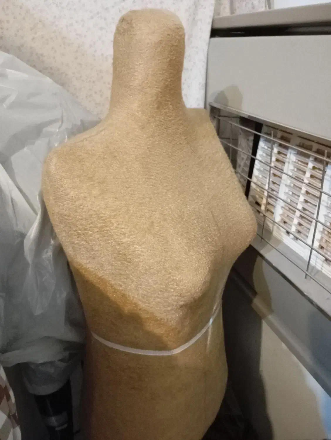 مانکن حیاطی|لوازم خیاطی و بافتنی|شیراز, سیلو|دیوار