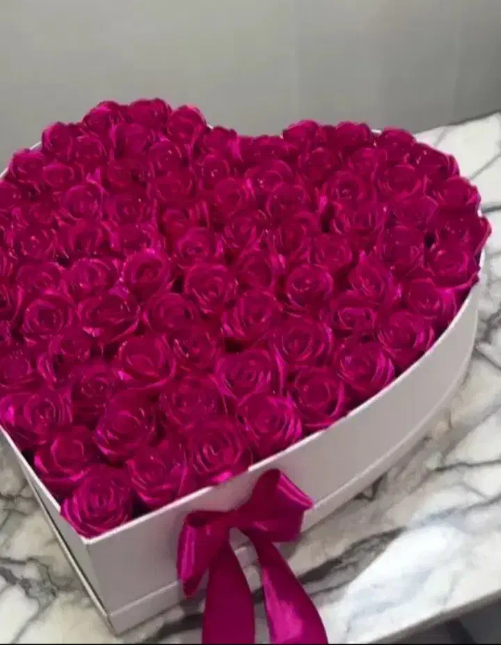 گل ربانی|گل مصنوعی|عجب شیر, |دیوار