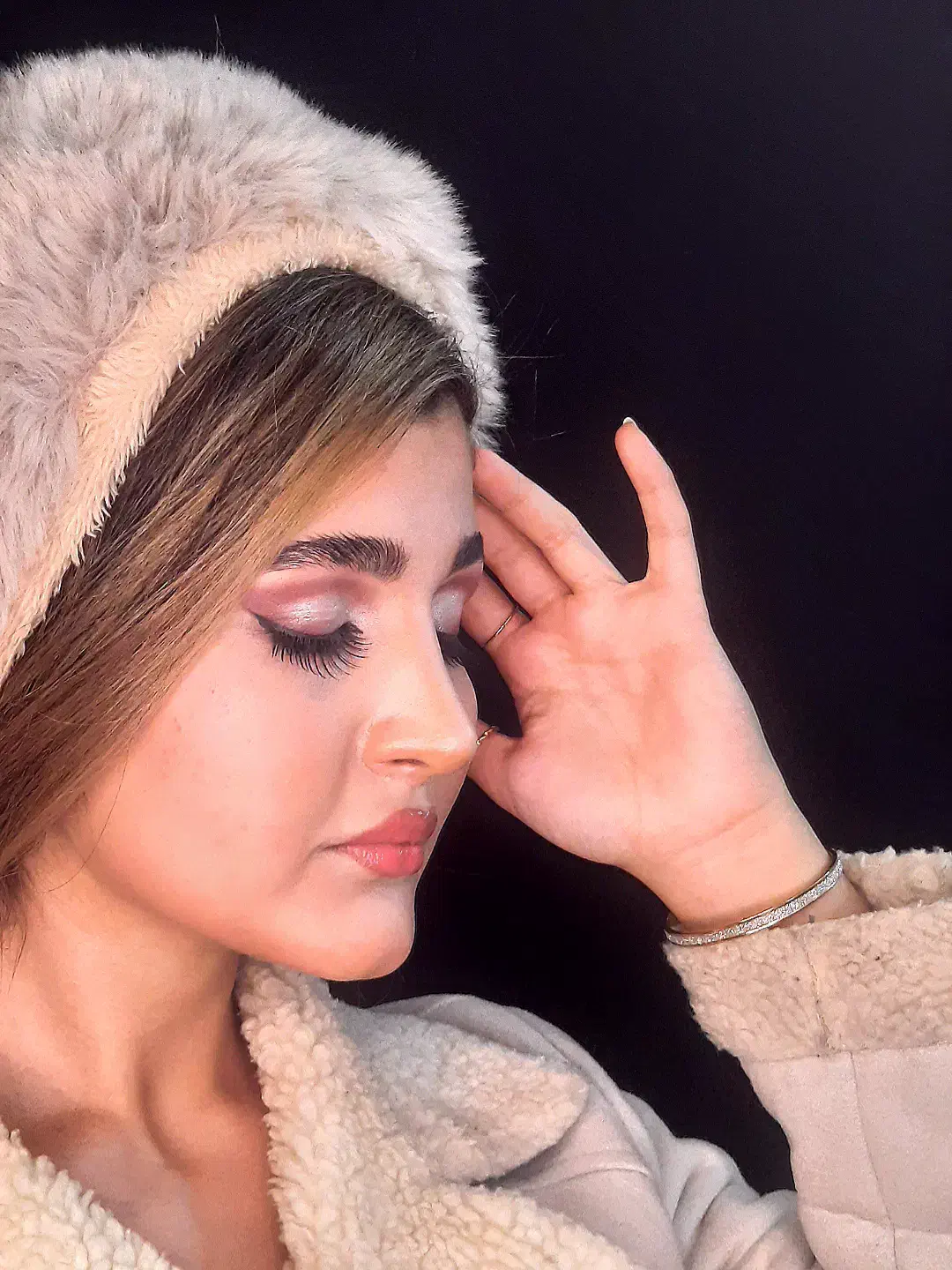 ارائه خدمات میکاپ و اجاره لاین سالن|خدمات آرایشگری و زیبایی|گلبهار, شهر جدید گلبهار|دیوار