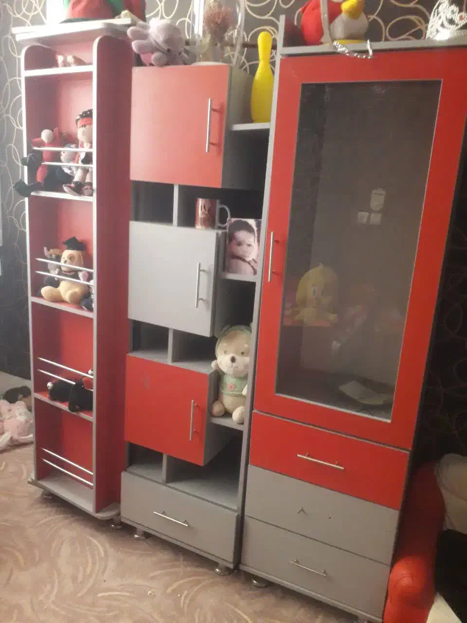 تخت و کمد و میز آرایش|اسباب و اثاث بچه|یزد, |دیوار