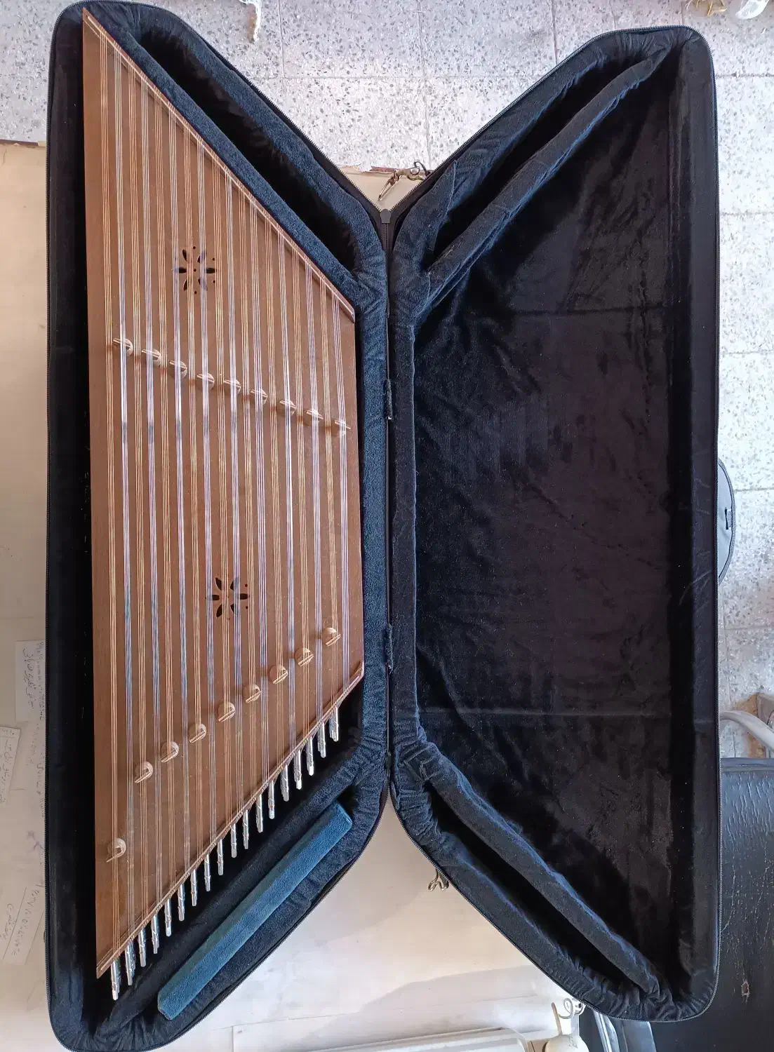 سنتور|سازهای سنتی|کبودرآهنگ, |دیوار