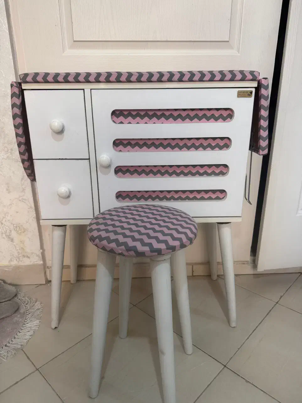 میز اتو کمدی با صندلی|اتو و لوازم اتو|اسلام‌شهر, شهرک مفیدی|دیوار