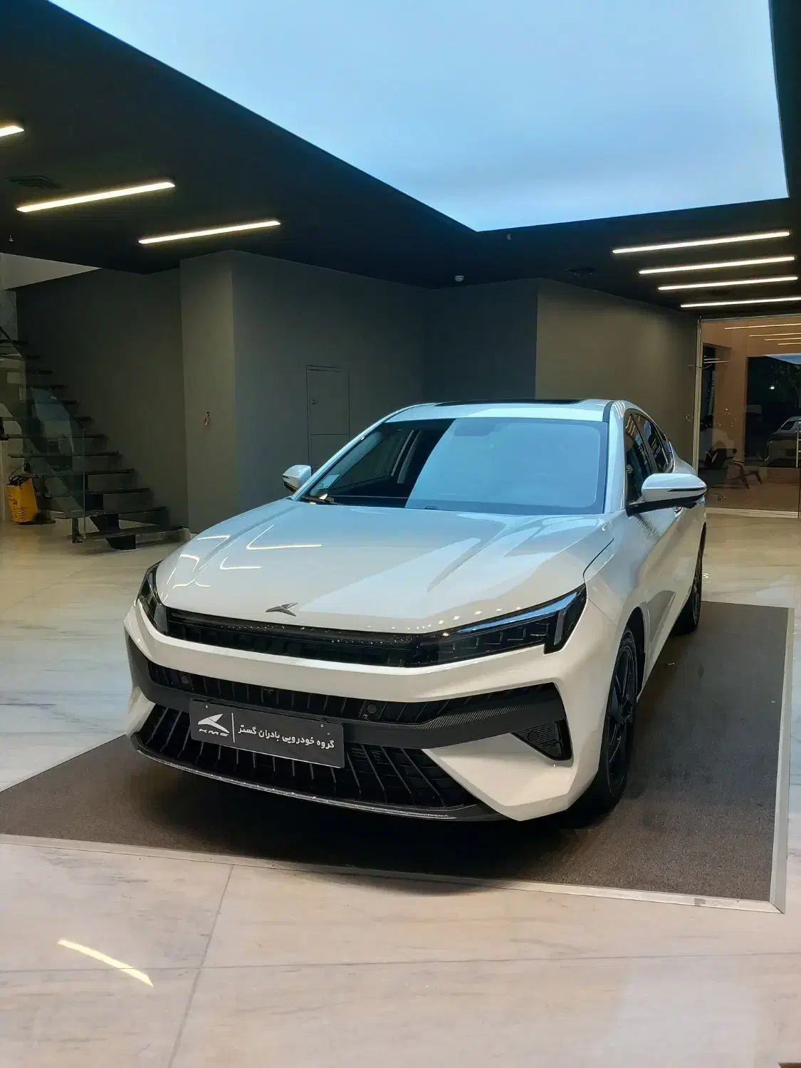 *نمایندگی 1702 اندرزگو *KMC J7 کی ام سی|خودرو سواری و وانت|تهران, فرمانیه|دیوار