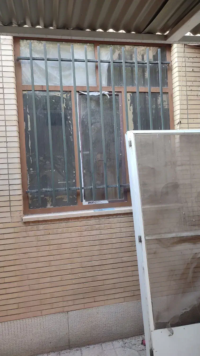 درب و پنجره فلزی سالم|مصالح و تجهیزات ساختمان|شاهینشهر, عطار|دیوار