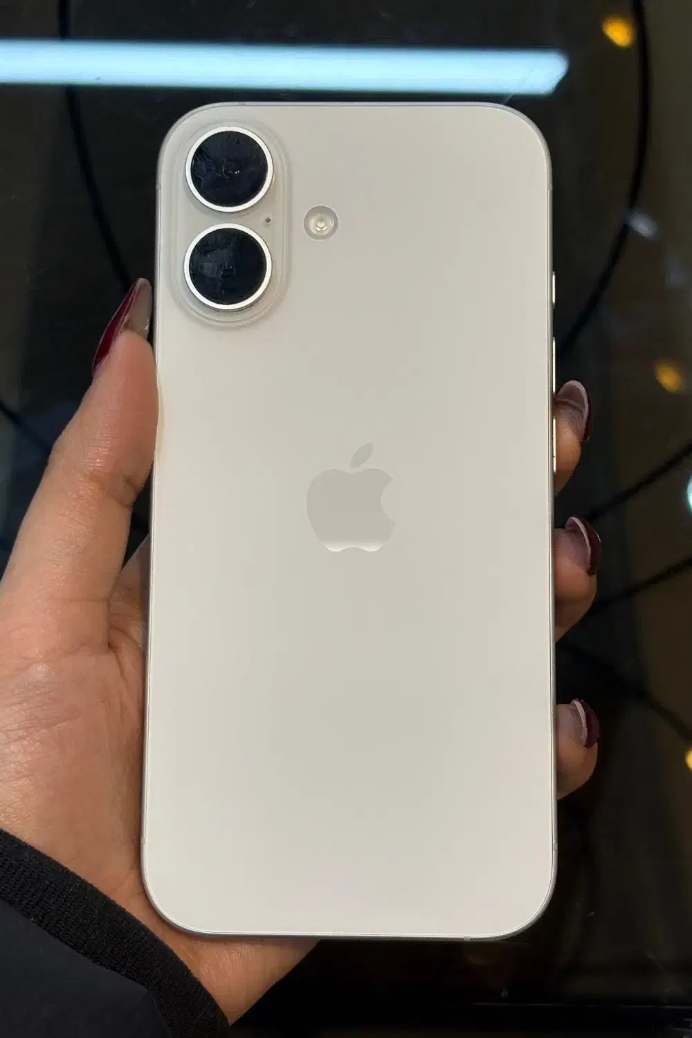 آیفون ۱۶ نرمال|موبایل|قم, چهل درخت‎|دیوار