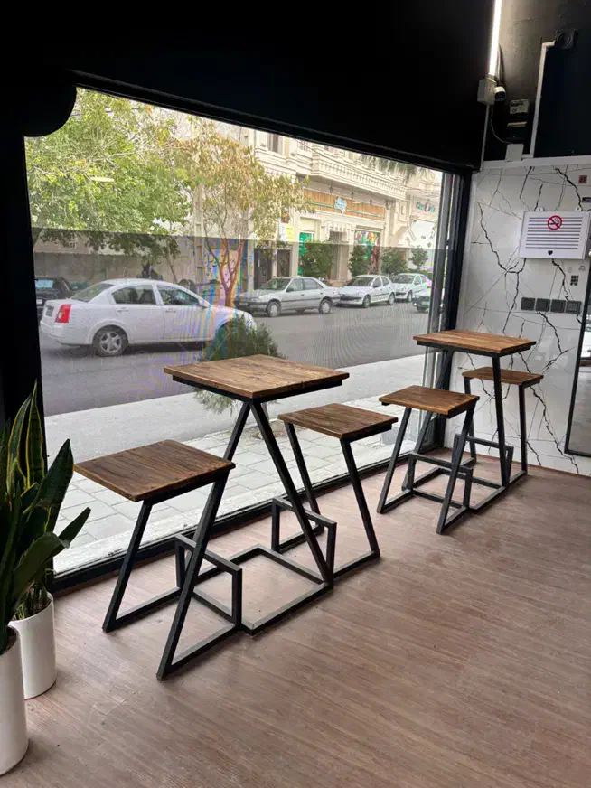 میز و صندلی کافی‌ شاپی-بار.|کافی‌شاپ و رستوران|ارومیه, |دیوار