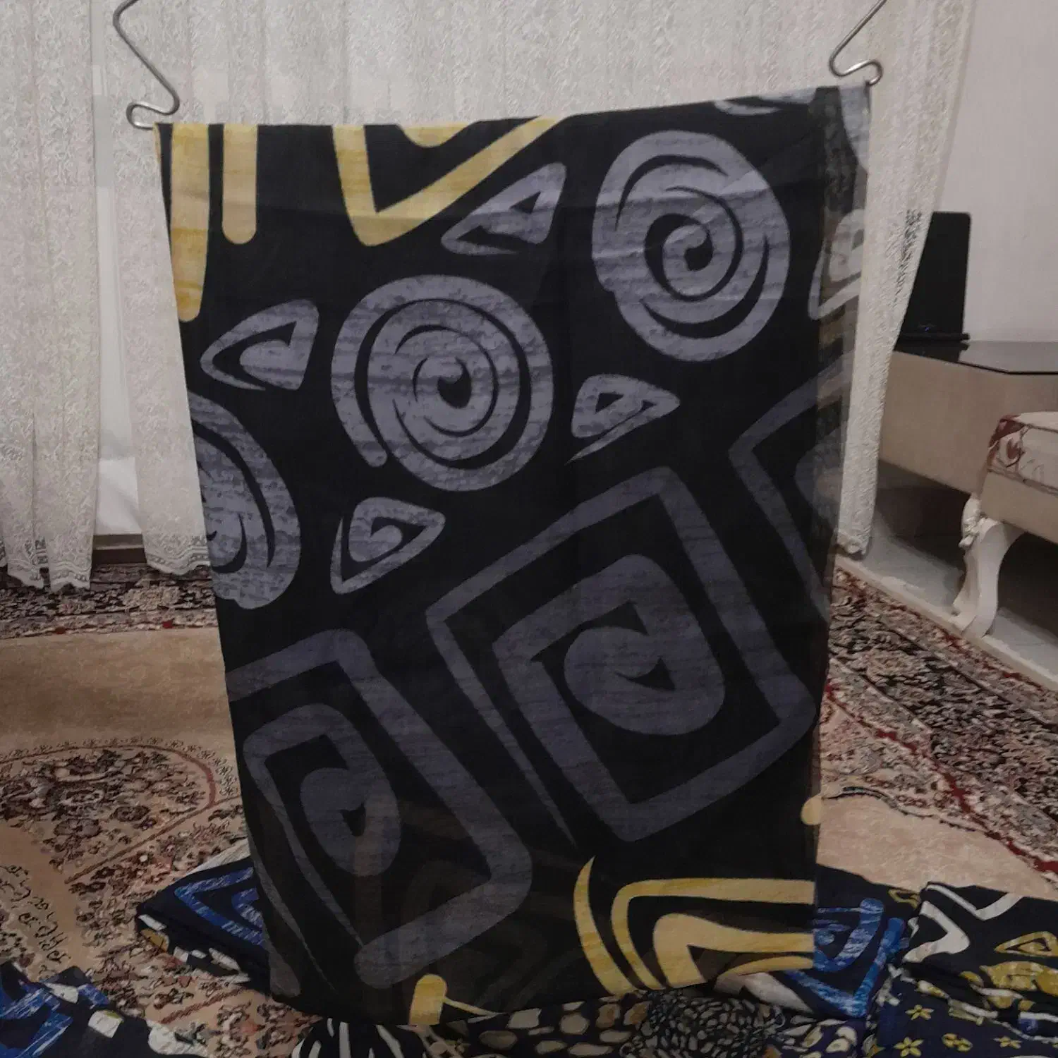 شالوروسری|لباس|دماوند, گیلاوند|دیوار