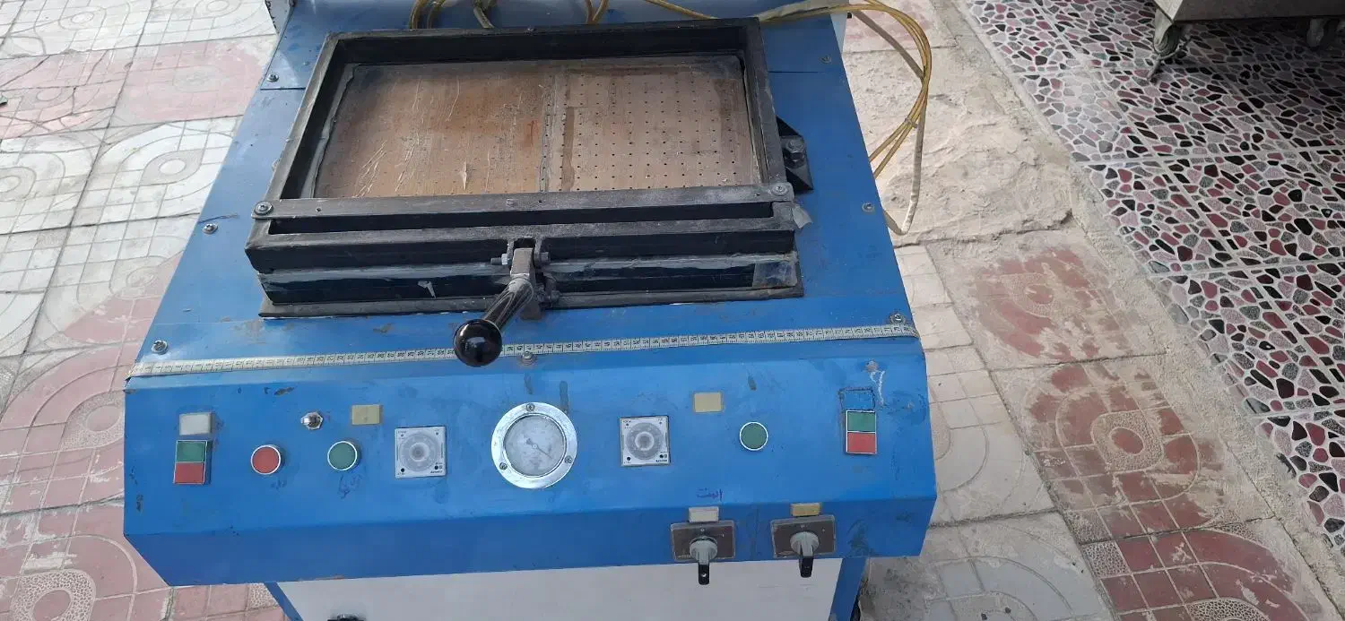 دستگاه وکیوم فرمینگ ترموفرمینگ سالم و آماده کار|ماشین‌آلات صنعتی|اصفهان, مهدیه|دیوار