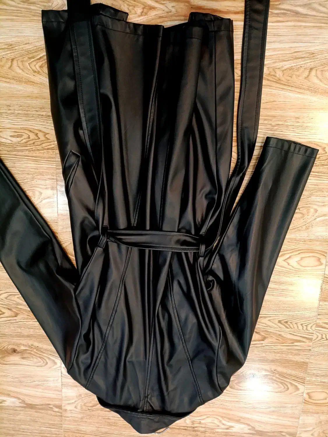 پالتو|لباس|گلپایگان, |دیوار